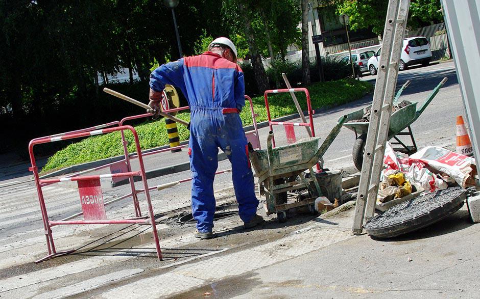 comment déboucher un wc bouché Chartronges